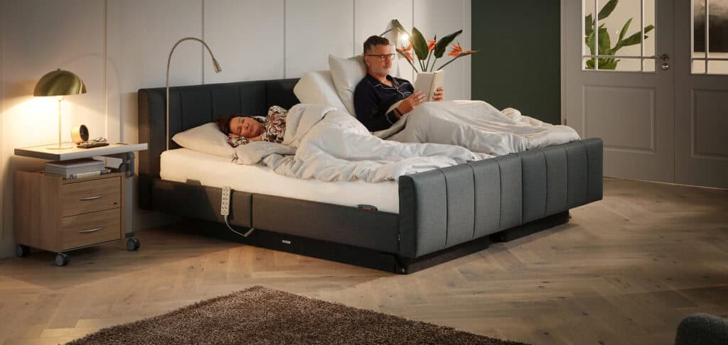 Libra Deluxe als wohnliches Seniorenbett mit Pflegefunktionen